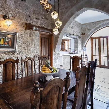 Peace House Kyrenia Вилла