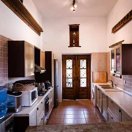 Peace House Kyrenia Кирения
