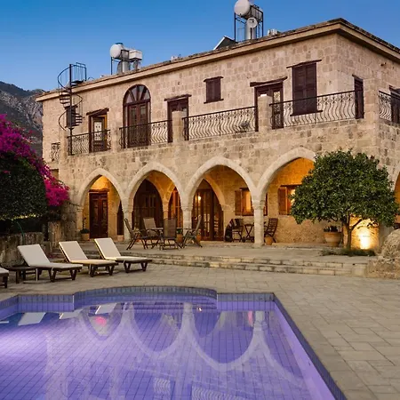 Peace House Kyrenia Вилла Кирения