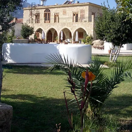 Peace House Kyrenia Вилла *